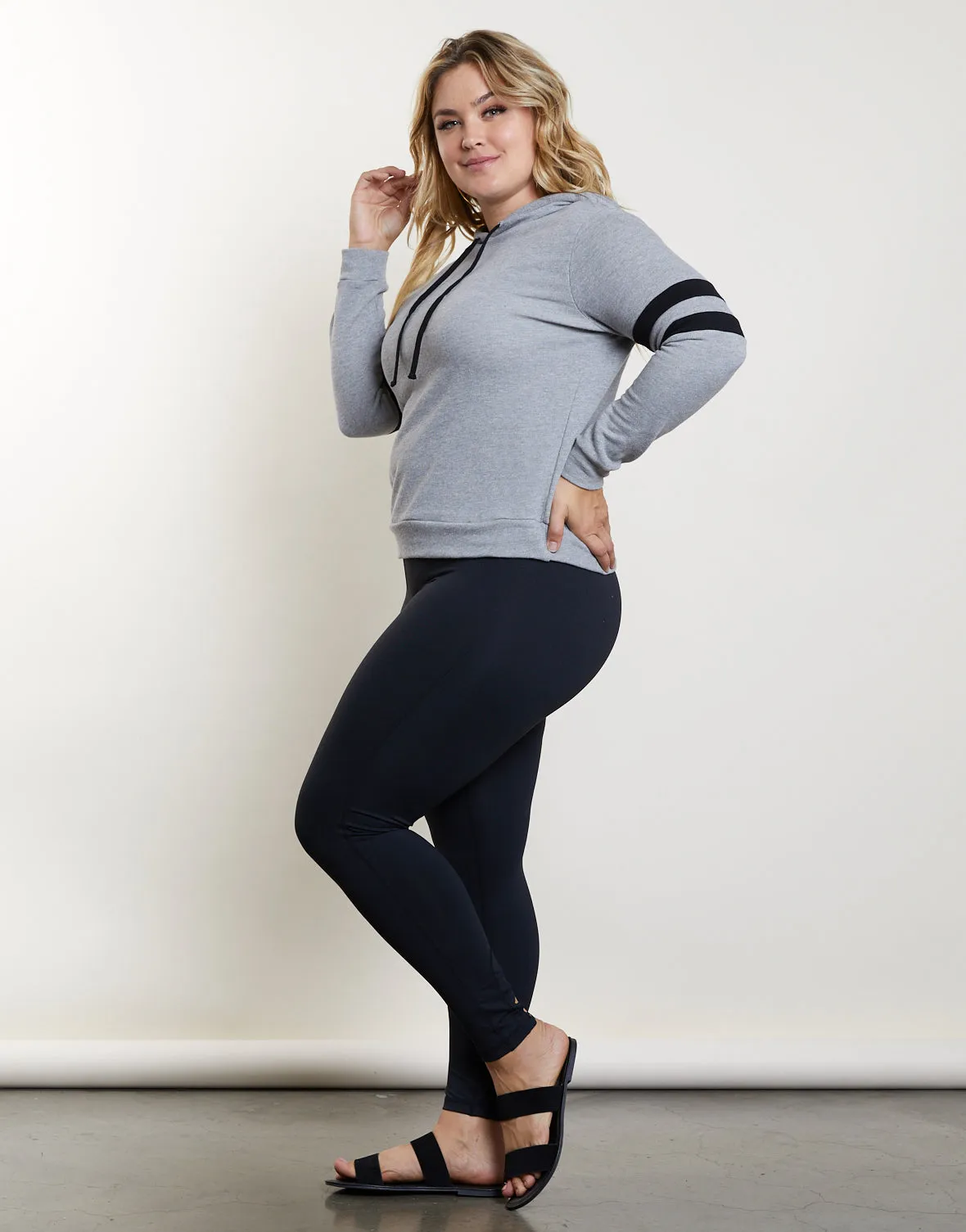 Plus Size Crisscross Back Leggings