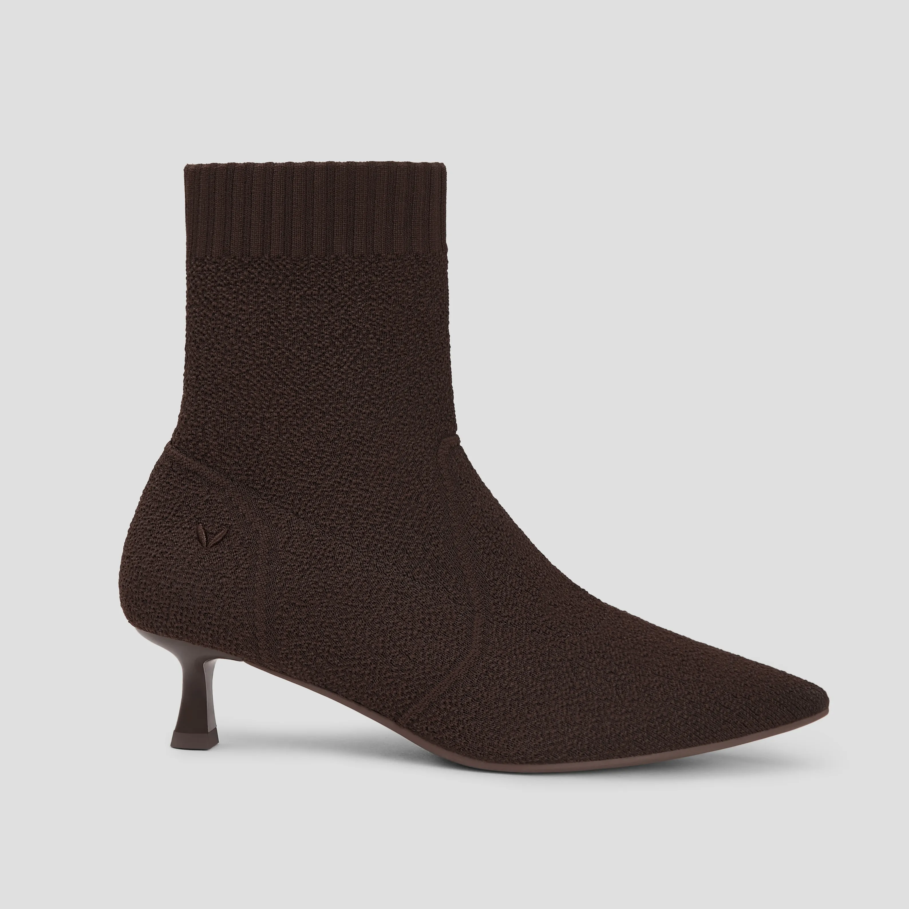   Pointed-Toe Boots (Sophia)