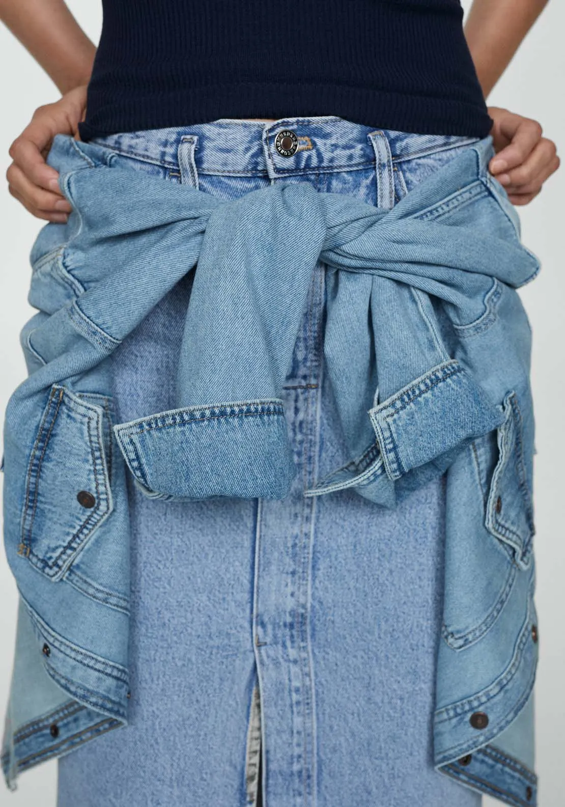 Slit denim skirt