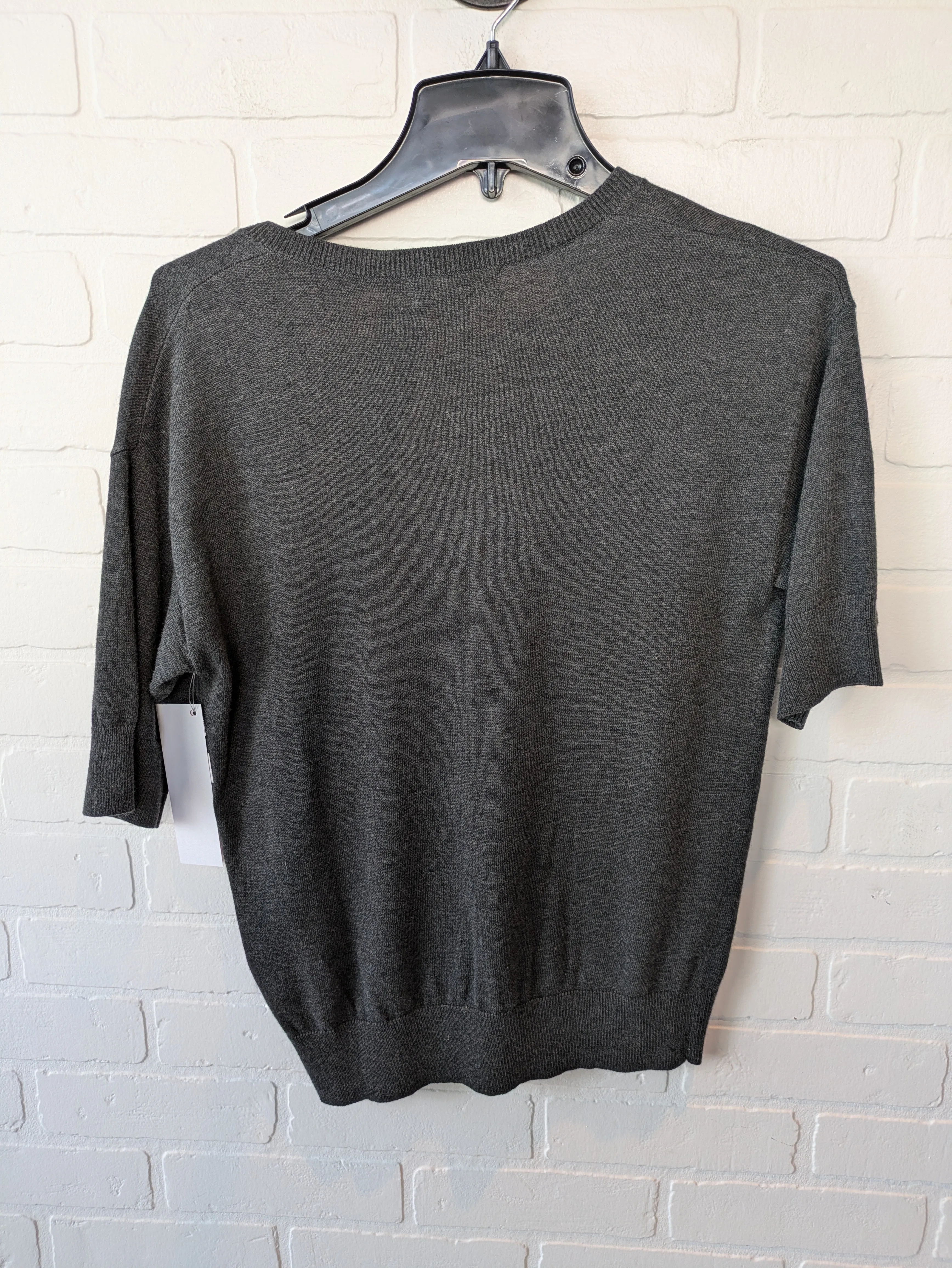 Sweater Short Sleeve By Treasure And Bond In Grey, Size: Xxs