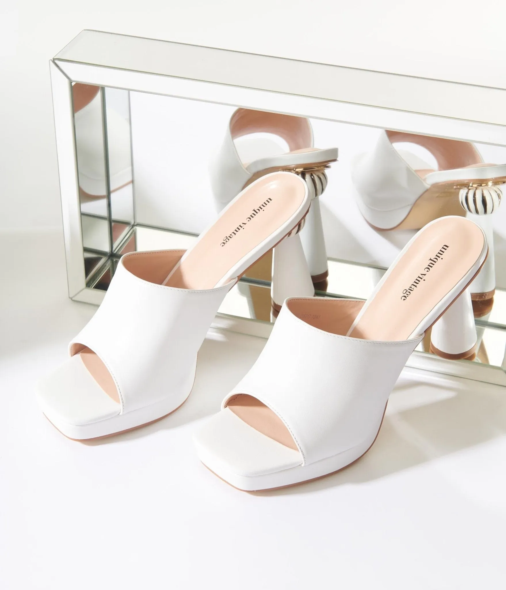 Unique Vintage White Leatherette Spiral Ball Mule Heels